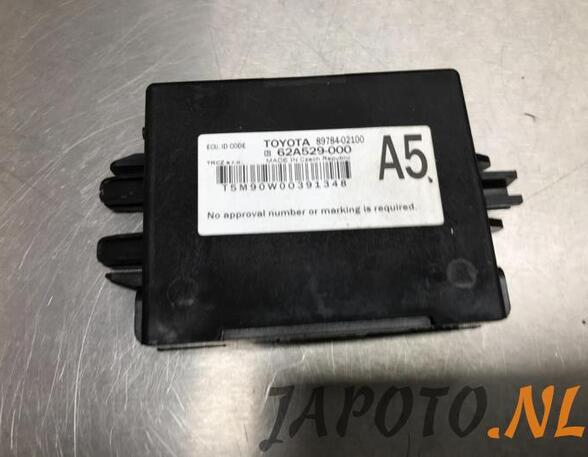 Control unit TOYOTA COROLLA Hatchback (_E21_)