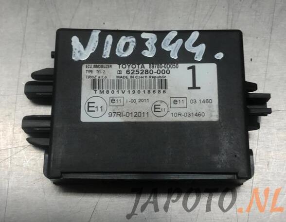 Control unit TOYOTA YARIS (_P13_)