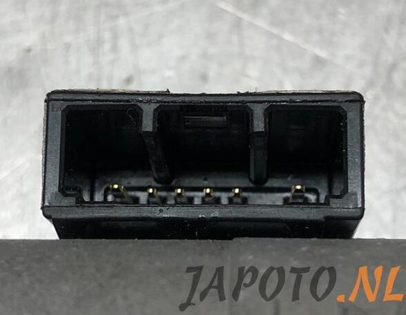 Control unit TOYOTA YARIS (_P21_, _PA1_, _PH1_)