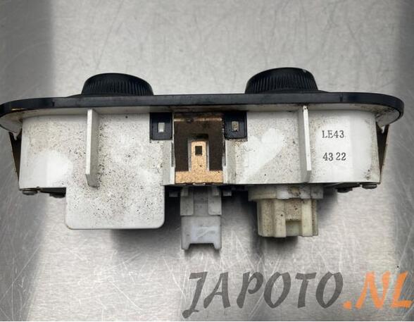 Heating & Ventilation Control Assembly MAZDA MPV II (LW)