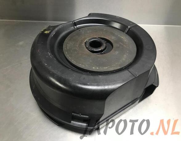 
Subwoofer von einem Mazda 6.
