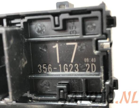 Switch for window winder TOYOTA YARIS (_P21_, _PA1_, _PH1_)