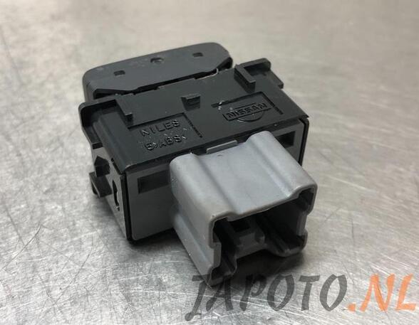 Switch for seat heating NISSAN MICRA IV (K13_)