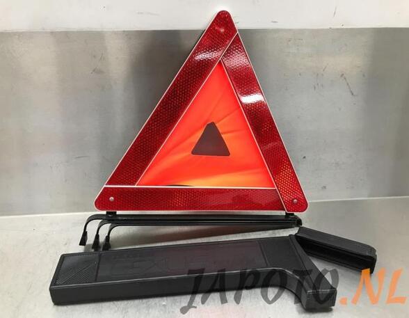 Warning Triangle LEXUS SC Convertible (UZZ40_)