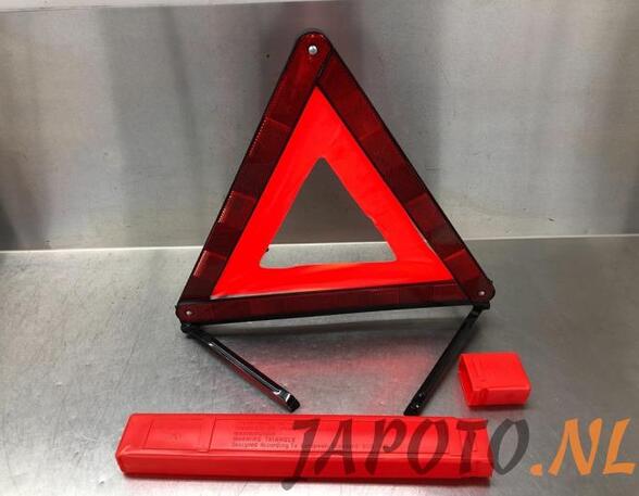 Warning Triangle TOYOTA PRIUS PLUS (_W4_), TOYOTA Prius Plus (_W4_)