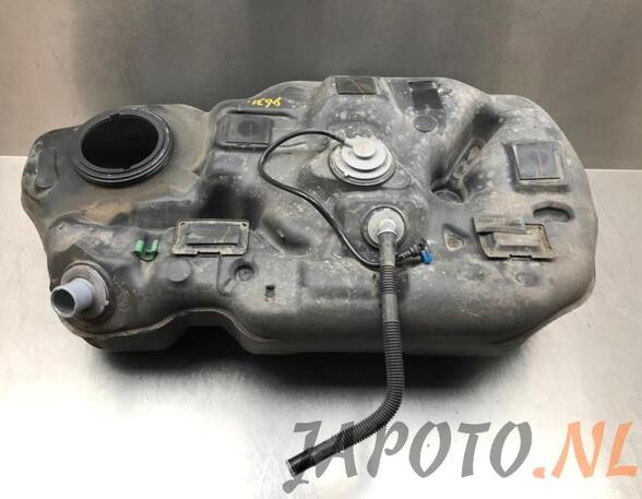 Tank Lexus CT   P16632825