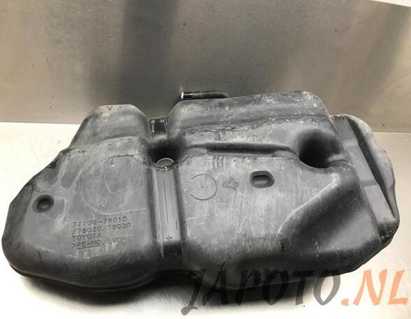 Tank Lexus CT   P16632825