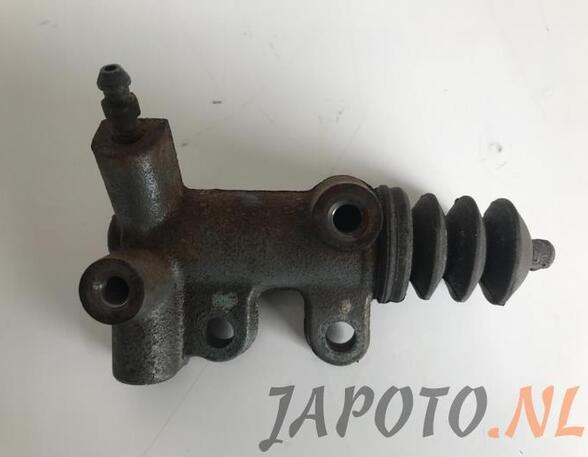 Clutch Master Cylinder TOYOTA YARIS (_P1_)