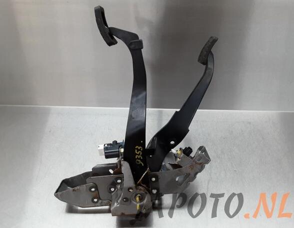 Pedal Assembly MITSUBISHI MIRAGE / SPACE STAR Hatchback (A0_A)