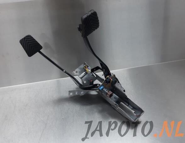 Pedal Assembly MITSUBISHI MIRAGE / SPACE STAR Hatchback (A0_A)