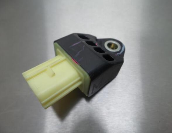 
Airbag Sensor von einem Toyota Urban Cruiser (Urban Cruiser 09-)
