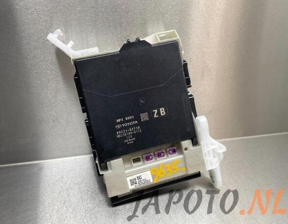 Control unit central electric (BCM) TOYOTA COROLLA Hatchback (_E21_)