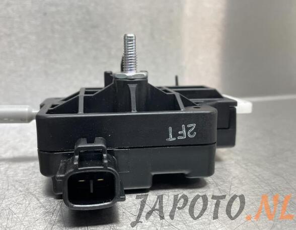 Servomotor for fuel filler flap LEXUS IS C (GSE2_)