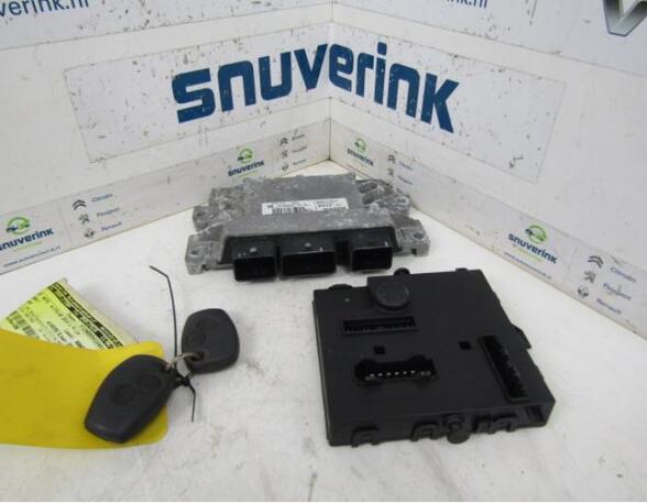 Control unit for engine RENAULT Twingo II (CN0)