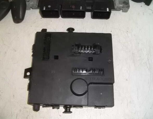 Control unit for engine RENAULT Twingo II (CN0)