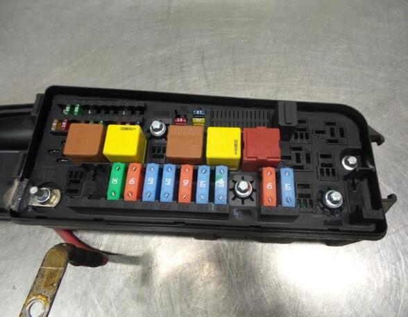 Fuse Box OPEL VECTRA C GTS (Z02)