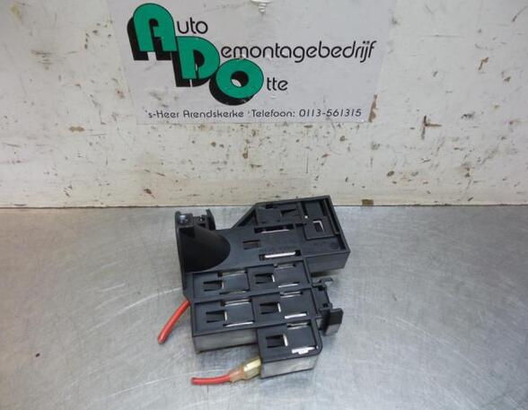 Fuse Box AUDI A6 (4F2, C6)