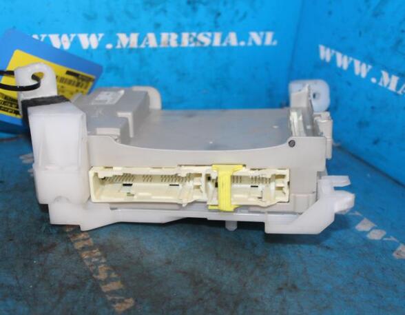 Fuse Box LEXUS CT (ZWA10_)