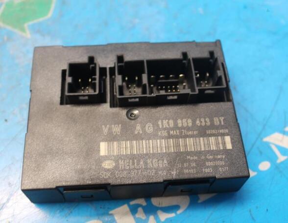 Control unit for door drawing support SEAT Leon (1P1)