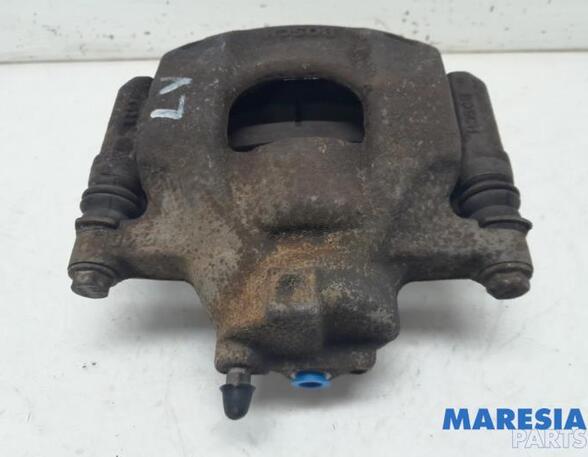 
Bremszange links vorne Peugeot 107  4401G8 P21250261
