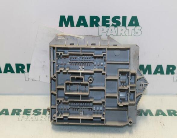 Fuse Box ALFA ROMEO 147 (937)