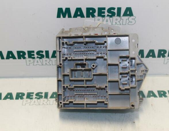 Fuse Box ALFA ROMEO 147 (937)