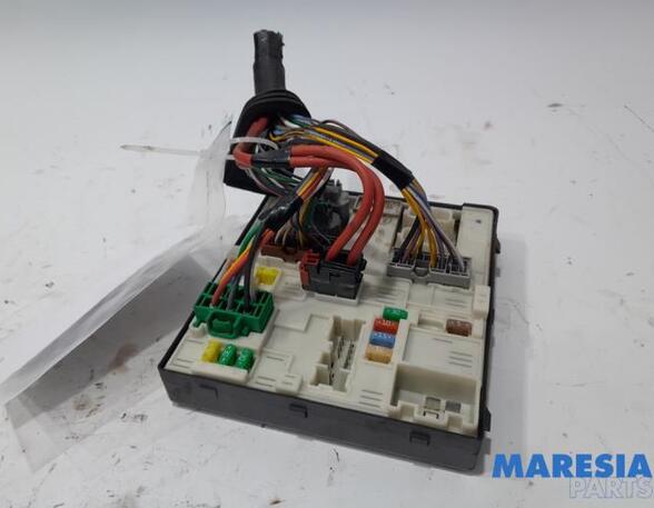 Fuse Box RENAULT MEGANE III Coupe (DZ0/1_)