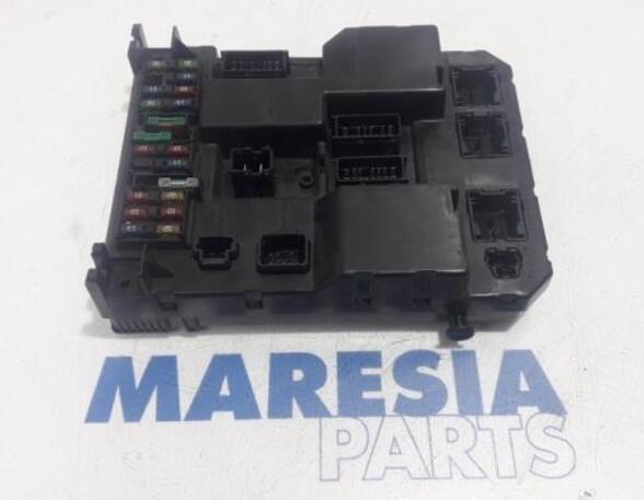 Fuse Box PEUGEOT 307 (3A/C), PEUGEOT 307 Break (3E)