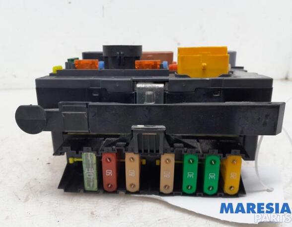 Fuse Box PEUGEOT 3008 MPV (0U_), PEUGEOT 3008 SUV (MC_, MR_, MJ_, M4_)