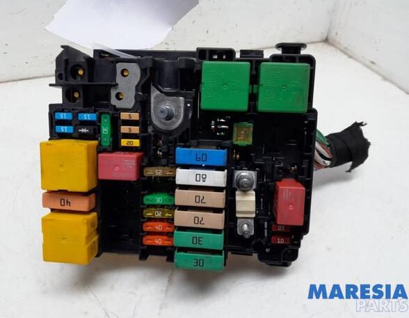 Fuse Box CITROËN C4 CACTUS, PEUGEOT 2008 I (CU_), PEUGEOT 208 I (CA_, CC_), CITROËN C3 II (SC_)