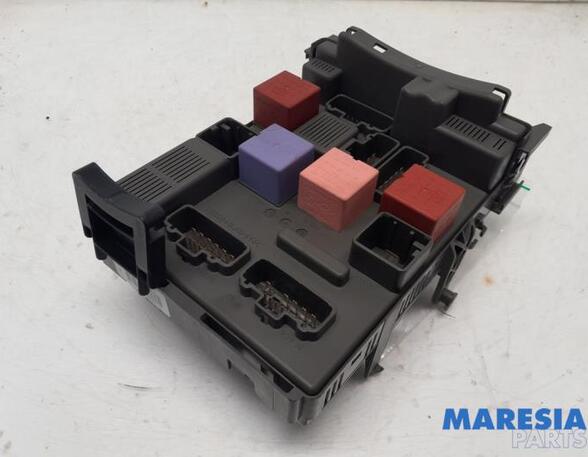 Fuse Box RENAULT LAGUNA II Grandtour (KG0/1_), RENAULT ESPACE IV (JK0/1_), RENAULT LAGUNA II (BG0/1_)