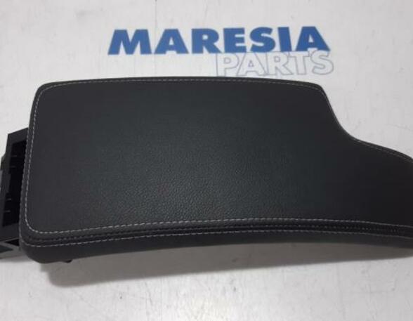 Armrest RENAULT MEGANE III Grandtour (KZ0/1)