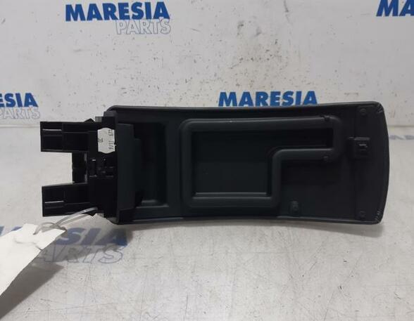 Armrest RENAULT MEGANE III Grandtour (KZ0/1)