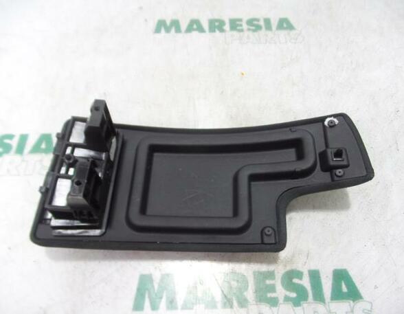 Armrest RENAULT MEGANE III Grandtour (KZ0/1)