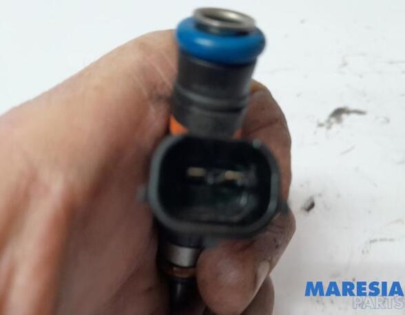 Injector Nozzle RENAULT CAPTUR I (J5_, H5_), RENAULT CLIO IV (BH_)