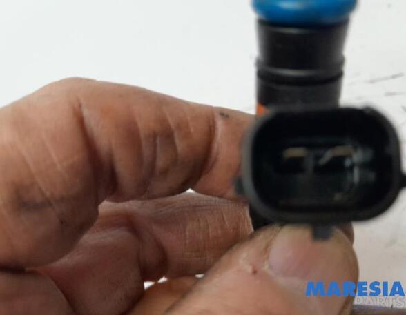 Injector Nozzle RENAULT CAPTUR I (J5_, H5_), RENAULT CLIO IV (BH_)