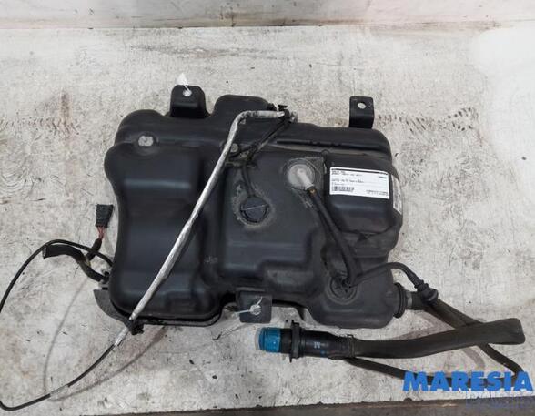 Tank AdBlue Renault Trafic III Kasten FG 172A21178R P19402213