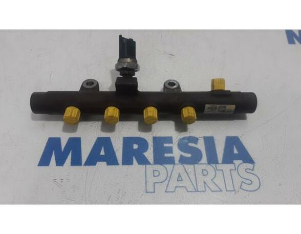 Petrol Fuel Rail RENAULT Megane III Grandtour (KZ0/1)