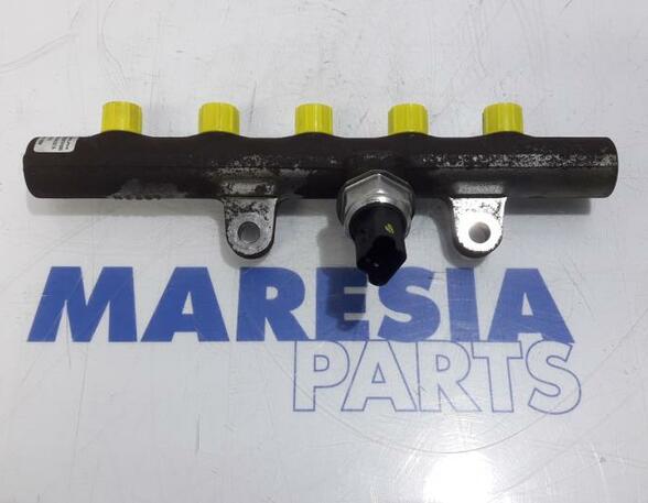 Petrol Fuel Rail RENAULT MEGANE III Grandtour (KZ0/1)