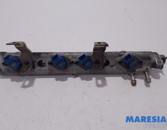 Petrol Fuel Rail RENAULT Laguna I (556, B56)