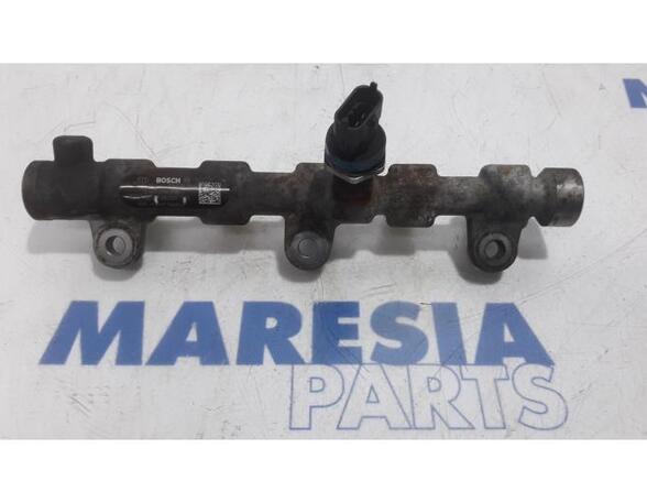 Petrol Fuel Rail RENAULT Trafic II Kasten (FL)