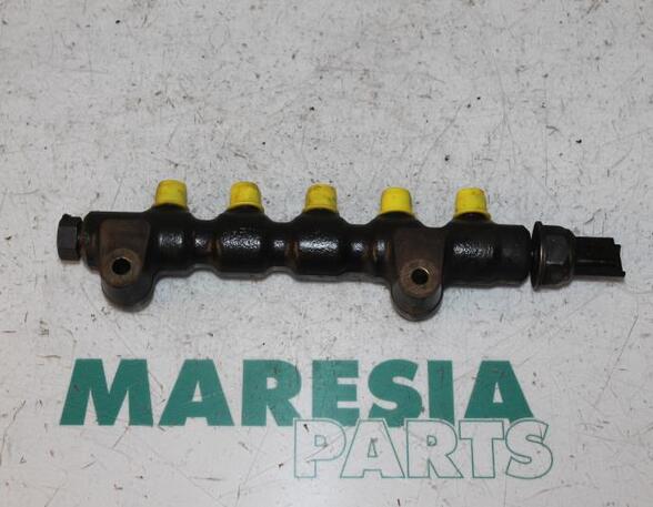 Petrol Fuel Rail PEUGEOT 206 SW (2E/K), PEUGEOT 407 (6D_), PEUGEOT 407 SW (6E_), CITROËN C5 II Break (RE_)