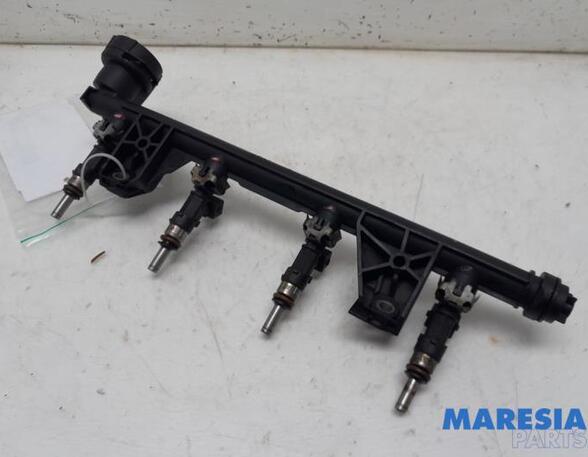 Petrol Fuel Rail RENAULT MEGANE III Hatchback (BZ0/1_, B3_)