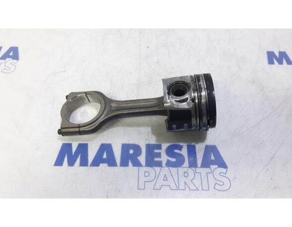 Piston PEUGEOT 308 SW II (L4, LC, LJ, LR, LX)