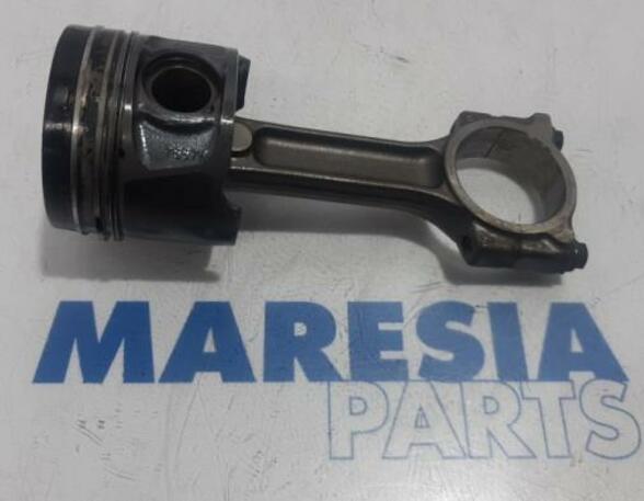 Piston RENAULT MEGANE III Grandtour (KZ0/1)