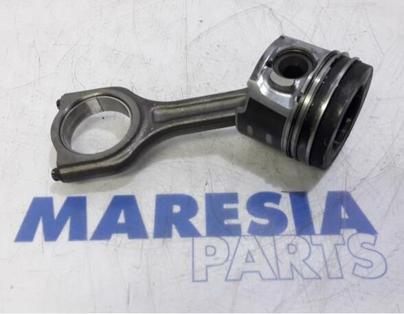 Piston PEUGEOT 5008 (0E, 0U)