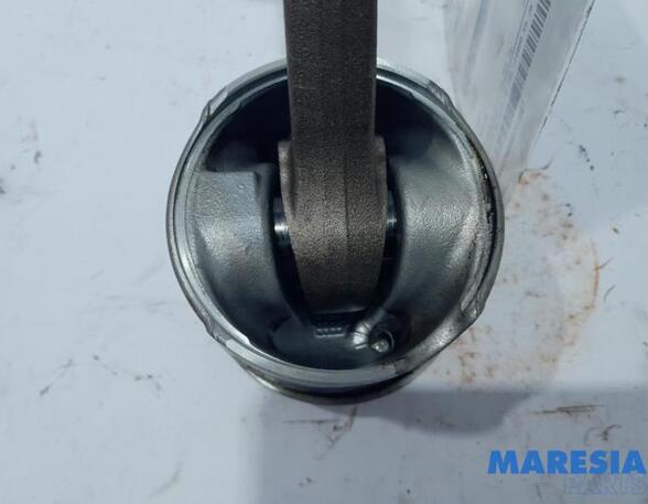 Piston OPEL Vivaro B Kasten (--)