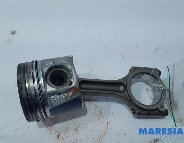 Piston OPEL Vivaro B Kasten (--)