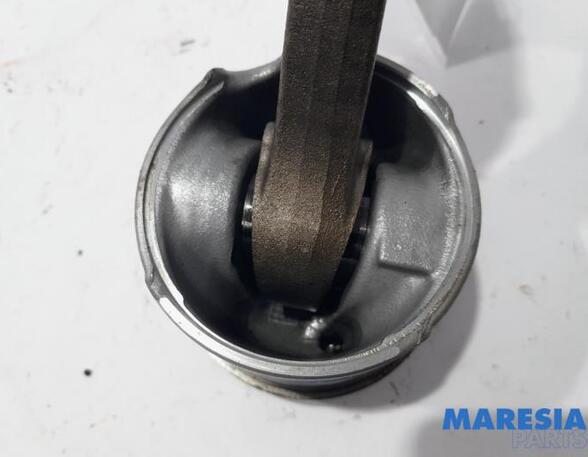 Piston OPEL Vivaro B Kasten (--)