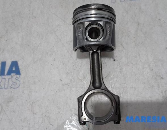 Piston RENAULT Trafic III Kasten (FG)